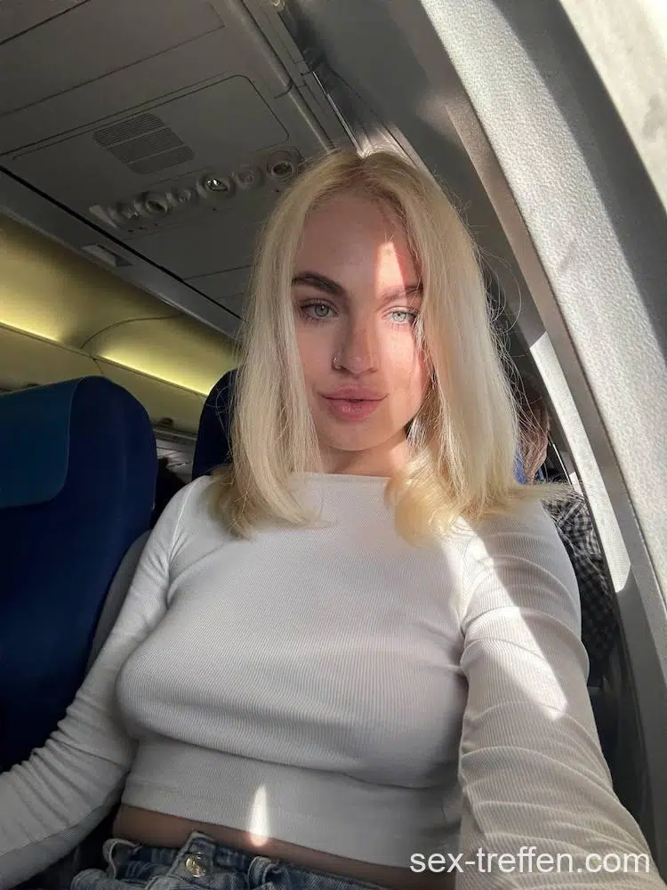 Bild 01 von blasgeiler Frau für sofortigen Oralsex in Berlin Sofort Oralsex in Berlin mit Frau Bild 01